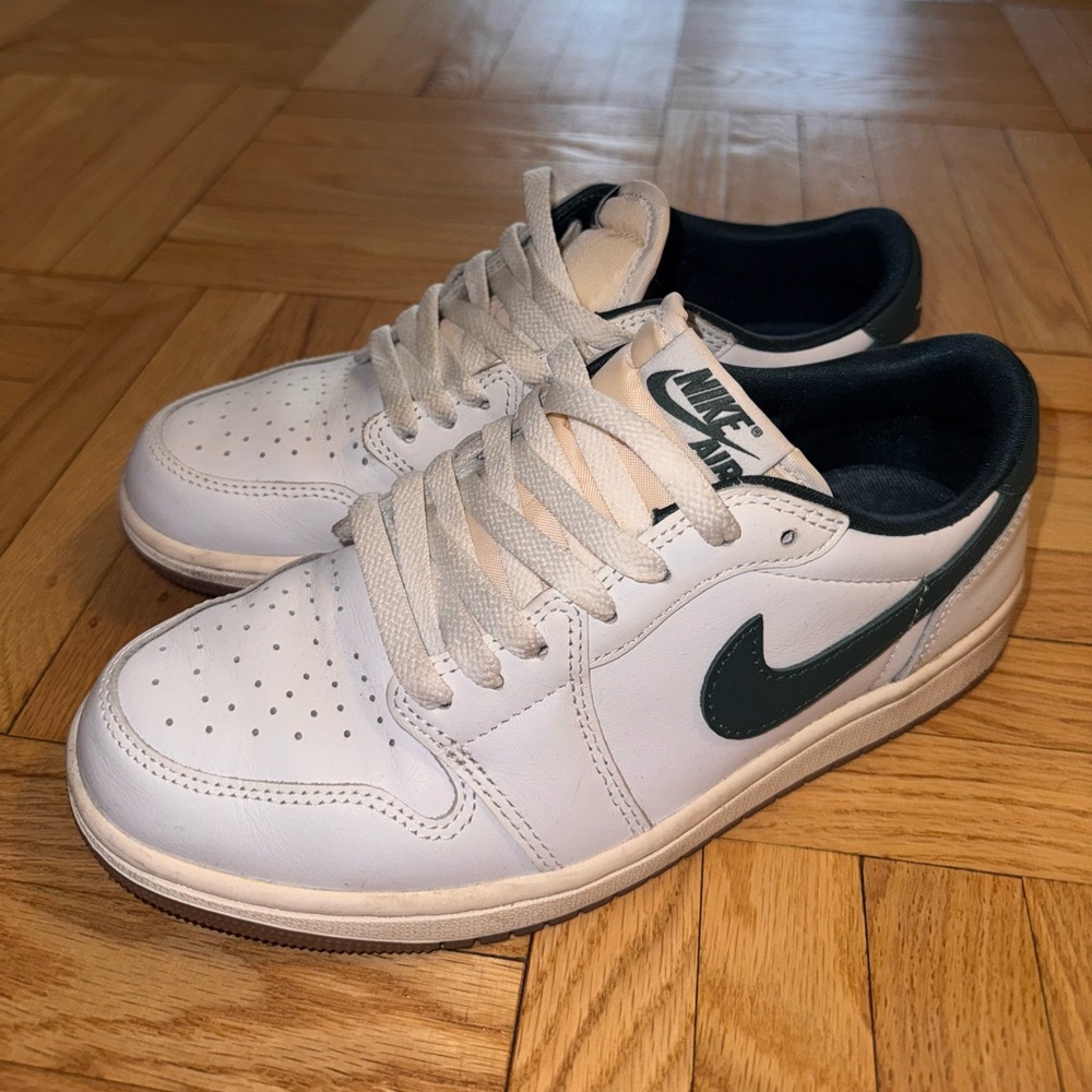 Nike Men's White and Dark Green Sneakers